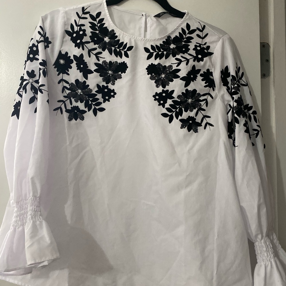 Zara White Top W Black Embroidery & Felt Detailing